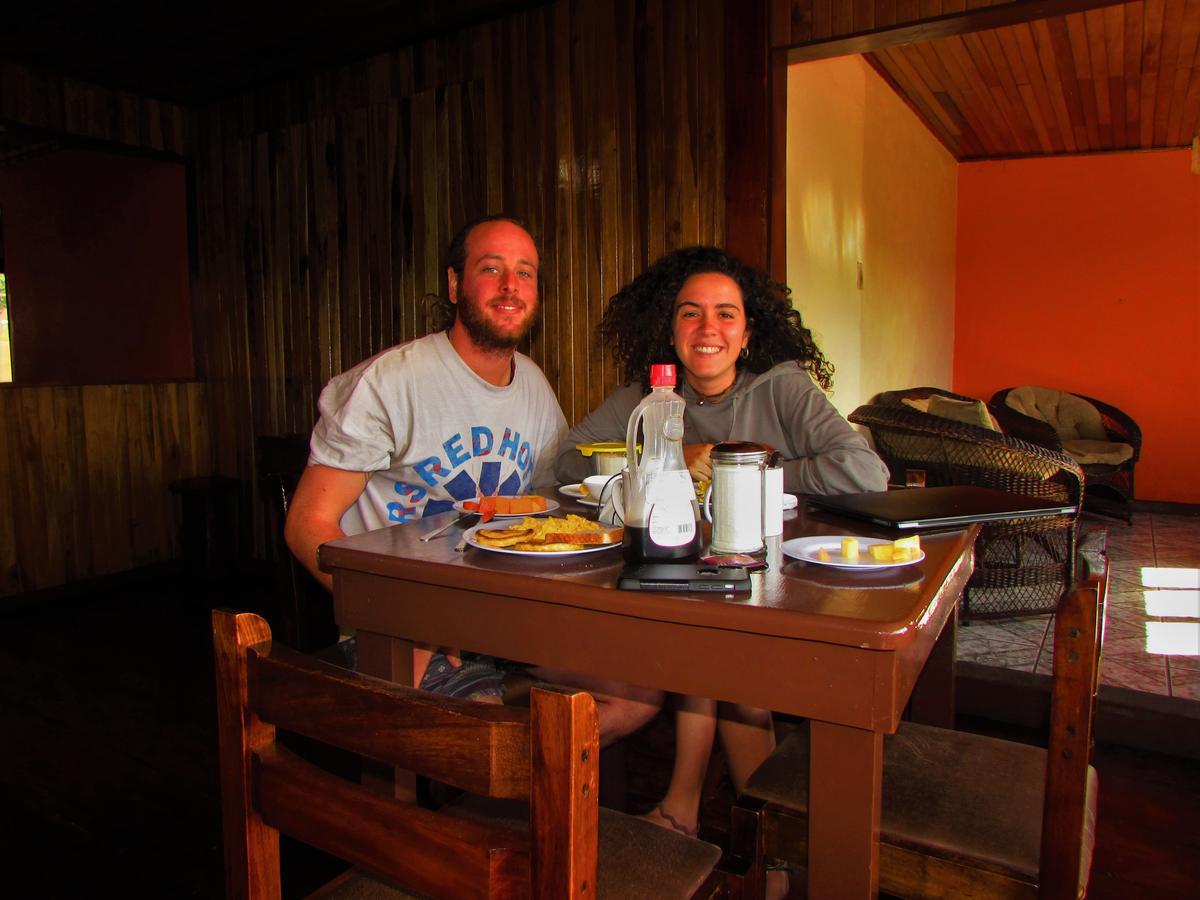 Que Tuanis Hostel Monteverde Bagian luar foto
