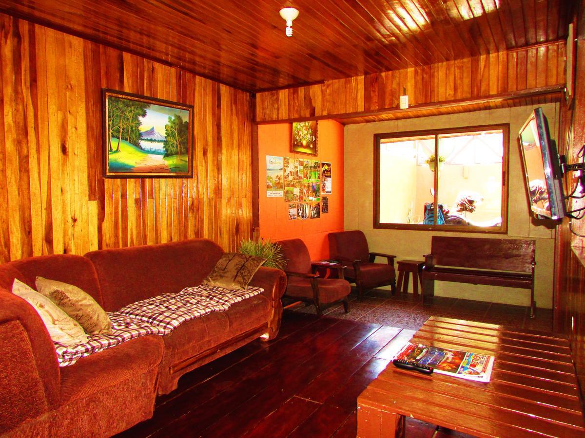 Que Tuanis Hostel Monteverde Bagian luar foto