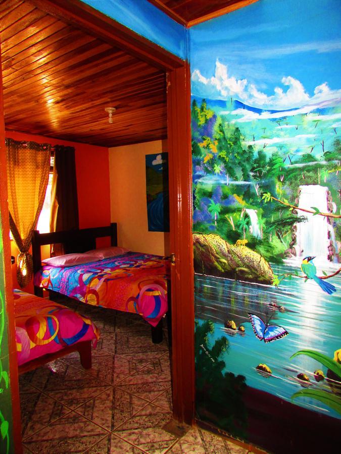 Que Tuanis Hostel Monteverde Bagian luar foto