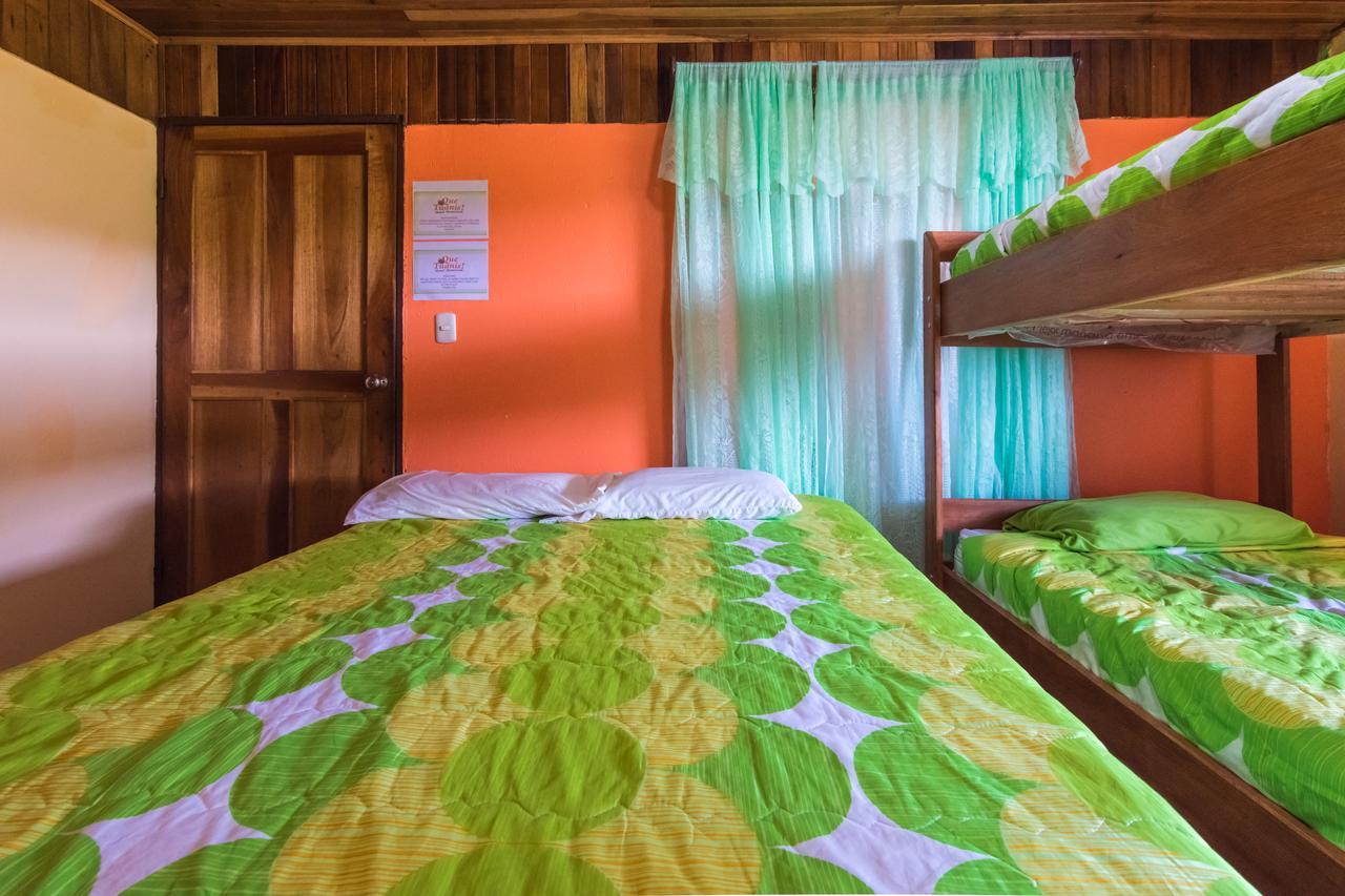 Que Tuanis Hostel Monteverde Bagian luar foto
