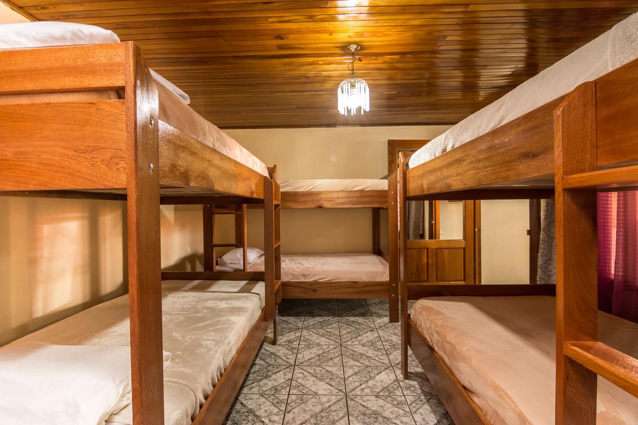 Que Tuanis Hostel Monteverde Bagian luar foto