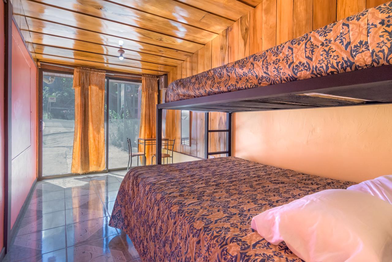 Que Tuanis Hostel Monteverde Bagian luar foto