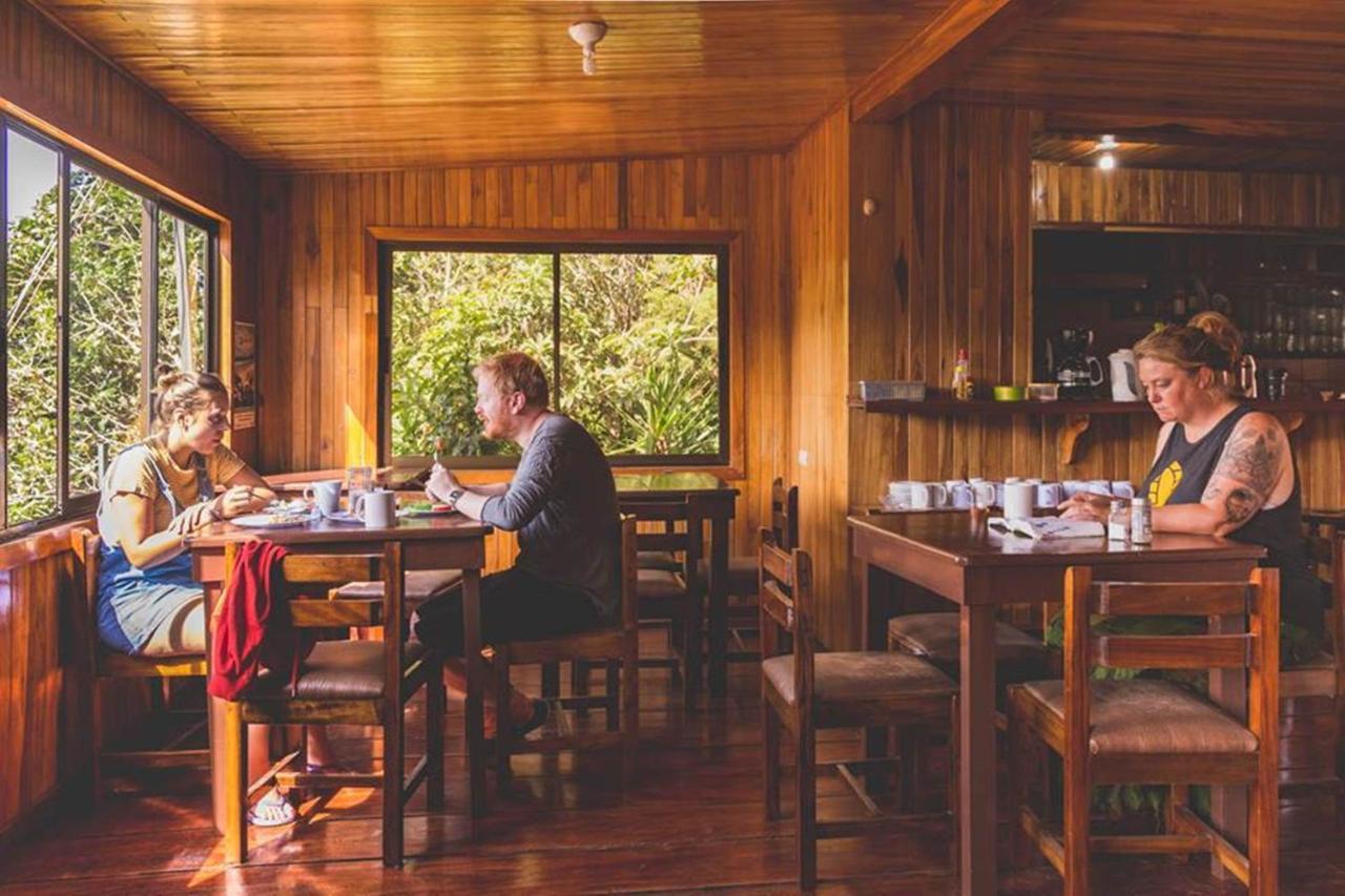 Que Tuanis Hostel Monteverde Bagian luar foto