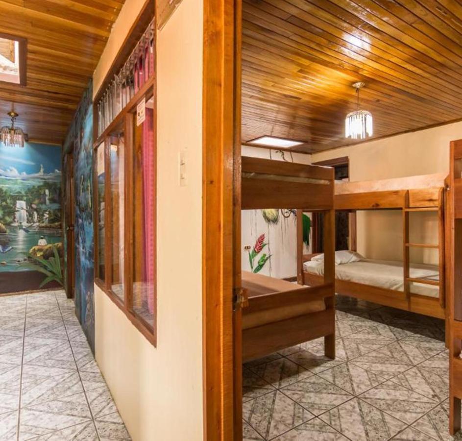 Que Tuanis Hostel Monteverde Bagian luar foto
